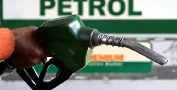 “在BJP统治的州汽油价格进一步下调8卢比